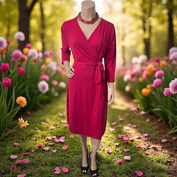 Elegant Red Midi Wrap Dress - Picture 1 of 9